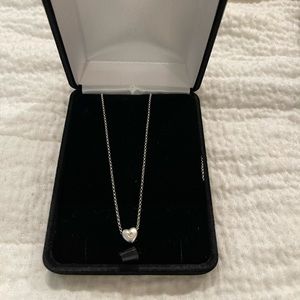 Small heart necklace! Great condition!